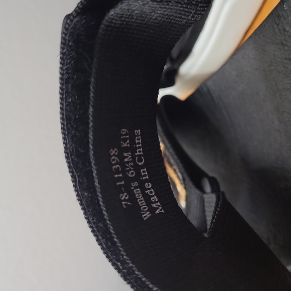 Johnston & Murphy Cheetah Leopard Print Velcro Dad Sandals Size 6.5 GUC Spring - Picture 7 of 8